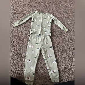 Preloved Carter's Green Penguin Pajama Set Cozy Sleepwear